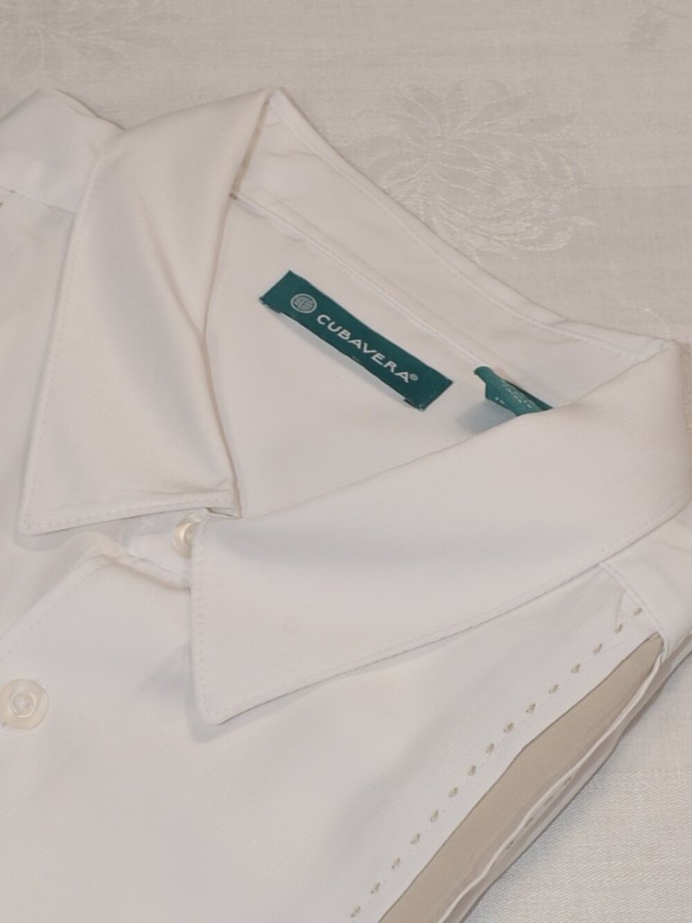 Cubavera Shirt -- White Tan Short Sleeve -- Pleats on Back -- XXL